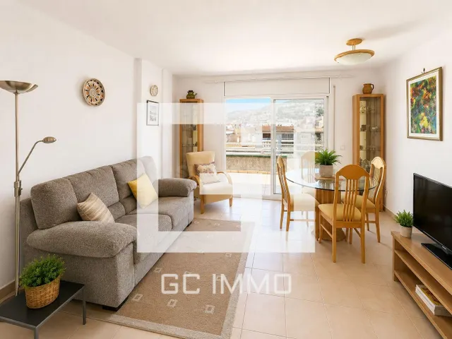 Ático dúplex en venta en el centro de Roses, a 100 m de la p