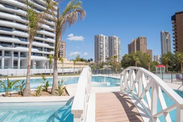 Apartamento de 2 dormitorios listo para entrar a vivir en Playa de Poniente(Benidorm) — 22