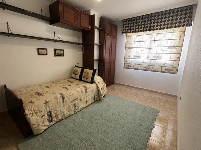 Piso de 4 dormitorios y garaje, cerca del centro de Salud San Diego. — 26