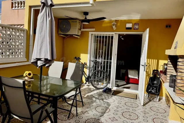 Adosado completamente renovado y orientado al sur – ¡listo p