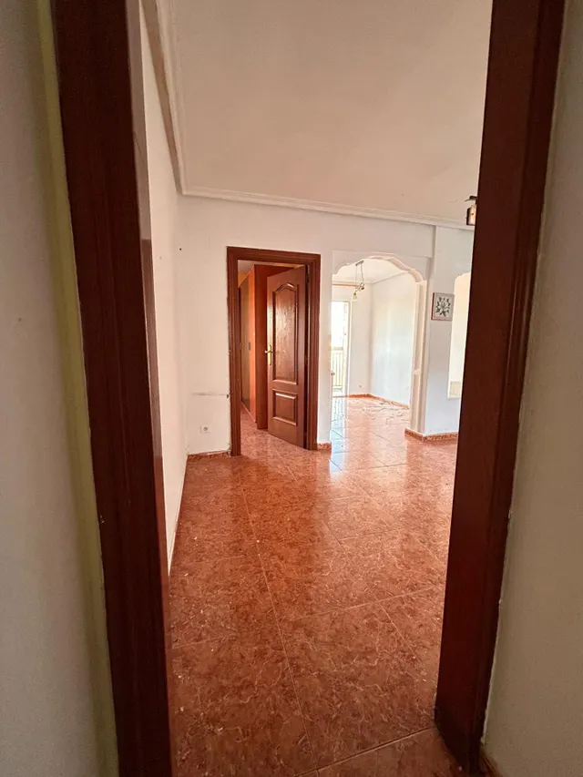 OPORTUNIDAD. PISO 3 habitaciones. ZONA AVE MARIA. - foto 2