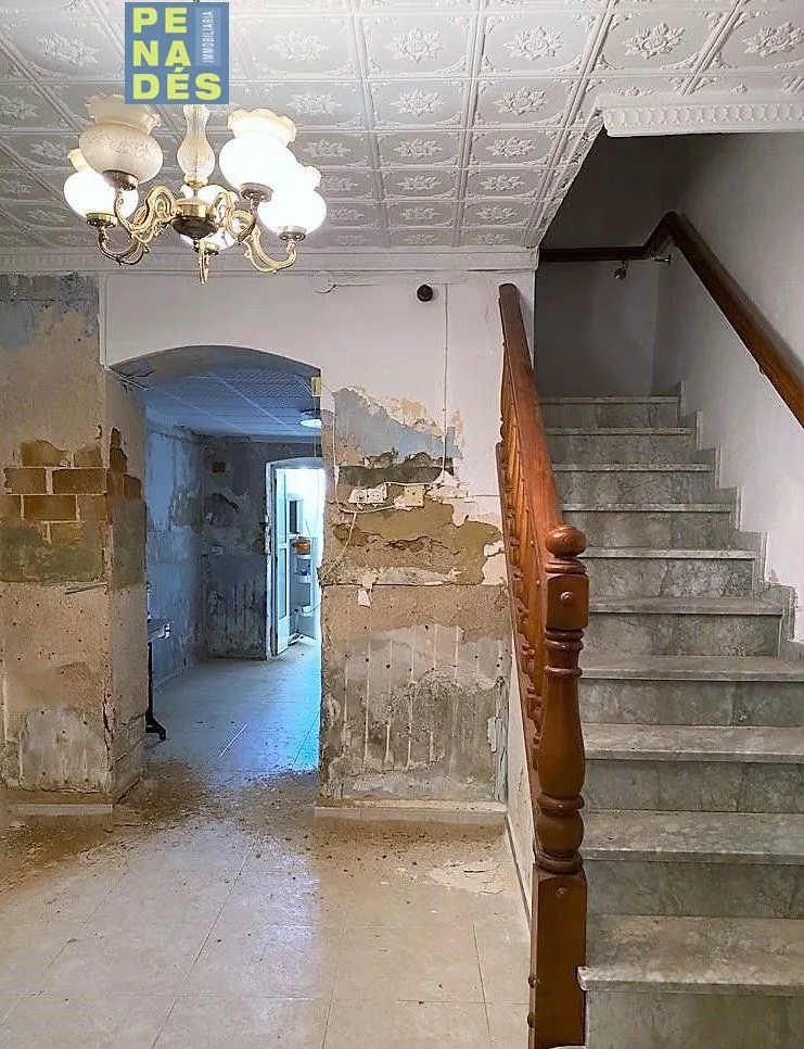 GRAN CASA PARA REFORMAR EN EL CENTRO DE AGULLENT