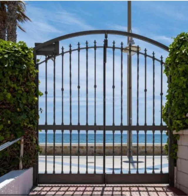 Apartamento de Alquiler en Primera Línea de Playa, (Mezquiti - foto 4