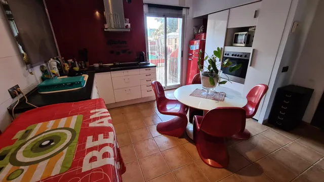 Chalet de 71 m2 con terraza y piscina a muy pocos metros de la playa — 6
