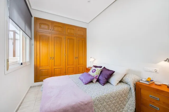 Elegante Propiedad Doble con Vistas al Campo y Acabados de Lujo — 10