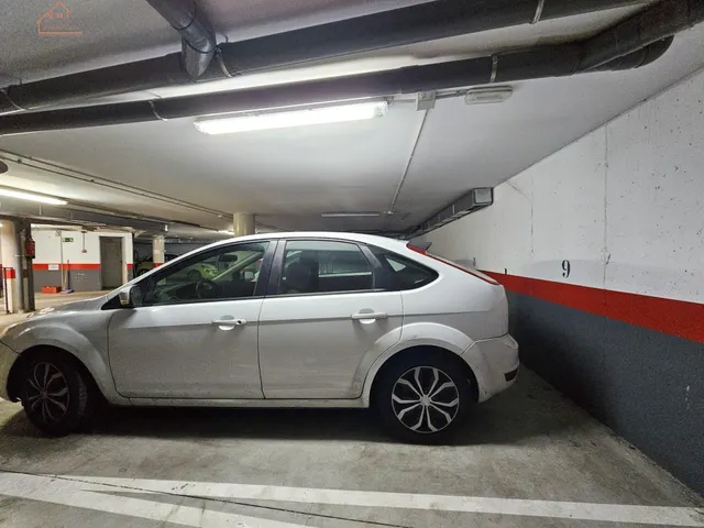 Inmueble en venta con terraza, plaza de garaje y trastero junto al Metro Urgel! — 41