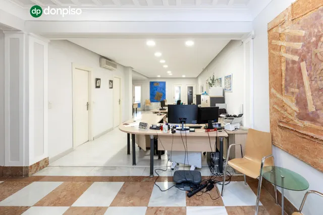 Gran vivienda en Plaza Los Campos - 7 habitaciones — 8