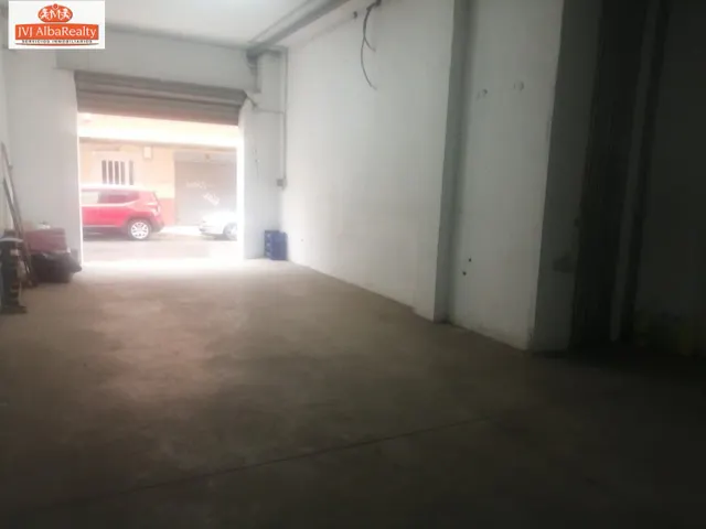 LOCAL COMERCIAL CON VADO EN ZONA INDUSTRIA EN VENTA O ALQUILER — 2