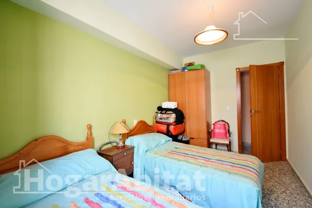 Muy amplio con balcón, exterior y muchísima luz natural — 22