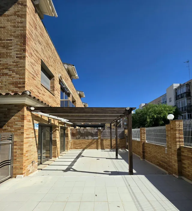 CASA CON JARDIN DE 4 habitaciones EN BARENYS — 46