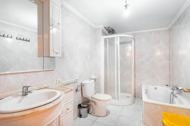 Casa/ Chalet, 4 naves y 21.000 m2 de Finca en Serín, Gijón — 36