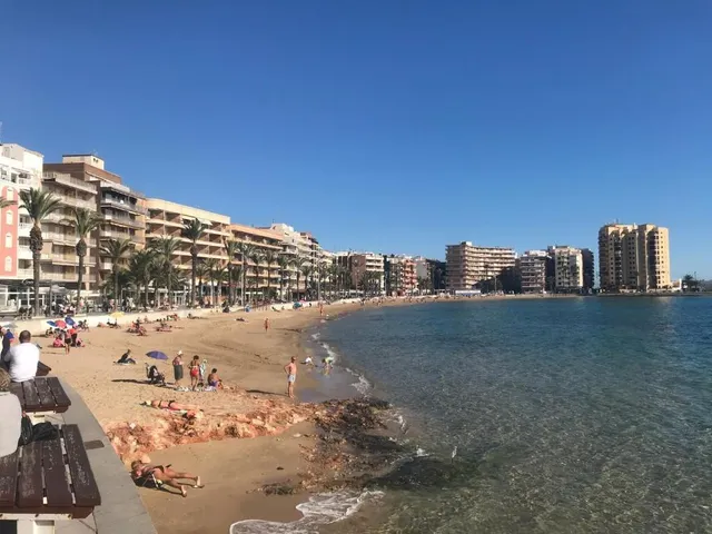 MAGNIFICA VIVIENDA CON PISCINA COMUNITARIA Y GARAJE INCLUIDO EN EL PRECIO — 20