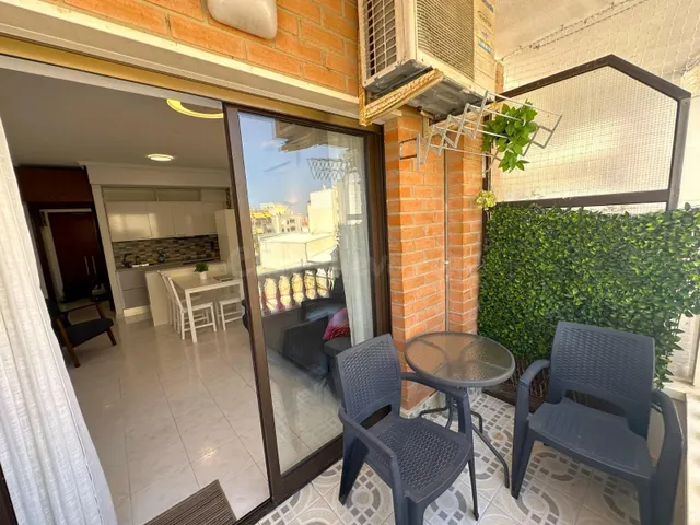 Estudio con terraza, Alicante, Torrevieja. 1 habitación, 36 m2, 900 metros al mar — 12