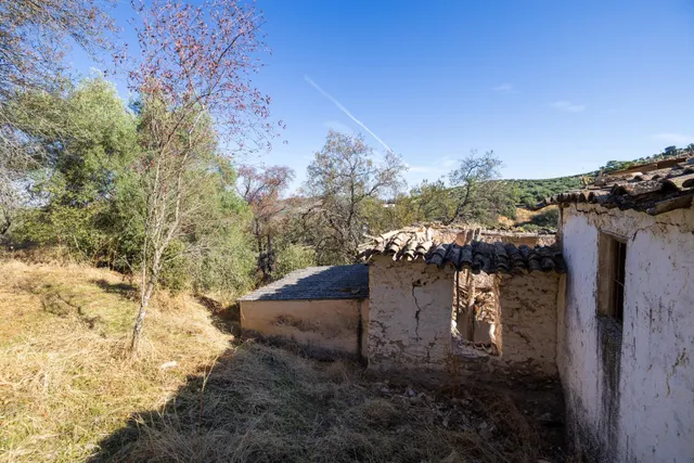 En uno de los pueblos más bonitos de España, finca ideal para rehabilitar y usar como alojamiento turístico — 22