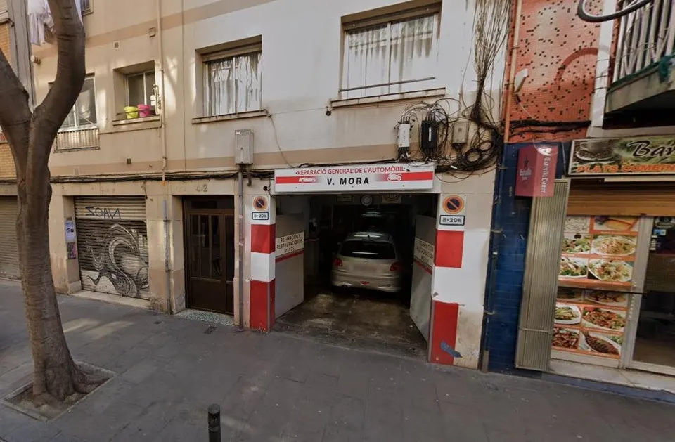 FANTÁSTICO PISO en Calle Estadella 42 en Barcelona (Barcelona).
