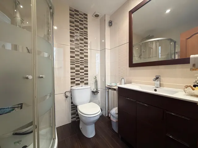 Casa de 5 habitaciones con garaje para 2 coches, terraza y aire acondicionado – lista para entrar a vivir — 20