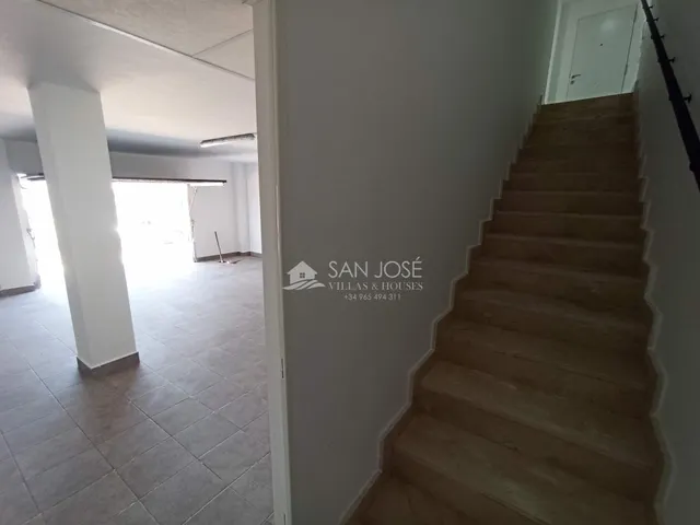 Se vende Villa con piscina en Cañada de la Leña — 11