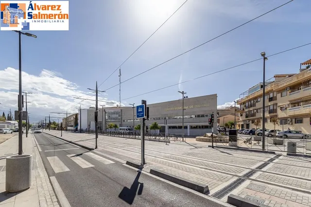 Amplia adosada en una de las mejores zonas de Churriana de la Vega — 46