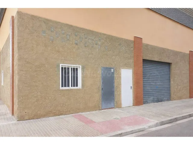 Local comercial en Alquiler en Oliva Valencia