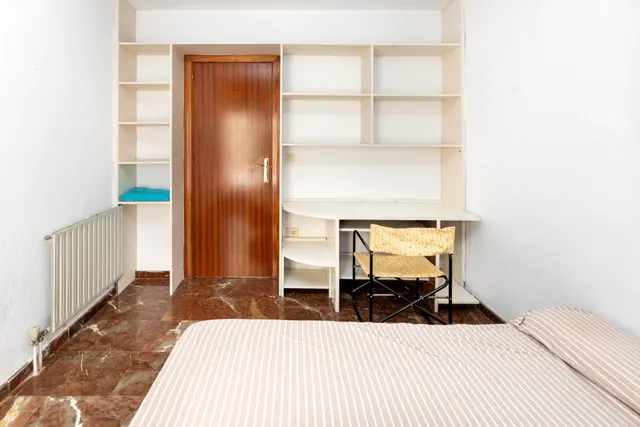 Amplio piso de 4 dormitorios en la prestigiosa urbanización Jardín de la Reina. Garaje y trastero — 17