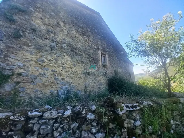 Se vende casa para reformar en Matienzo, Ruesga - foto 4