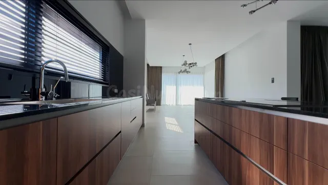 Se vende VILLA DE LUJO con SISTEMA INTELIGENTE, 1200m2 de pa - foto 4