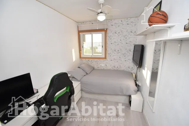 Luz, amplitud y confort familiar en este exclusivo piso esquinero en residencial con piscina, garaje y trastero — 27