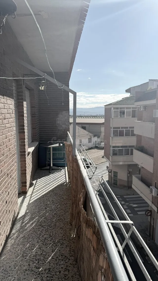 Piso amueblado de 3 dormitorios con balcones en Yecla — 5