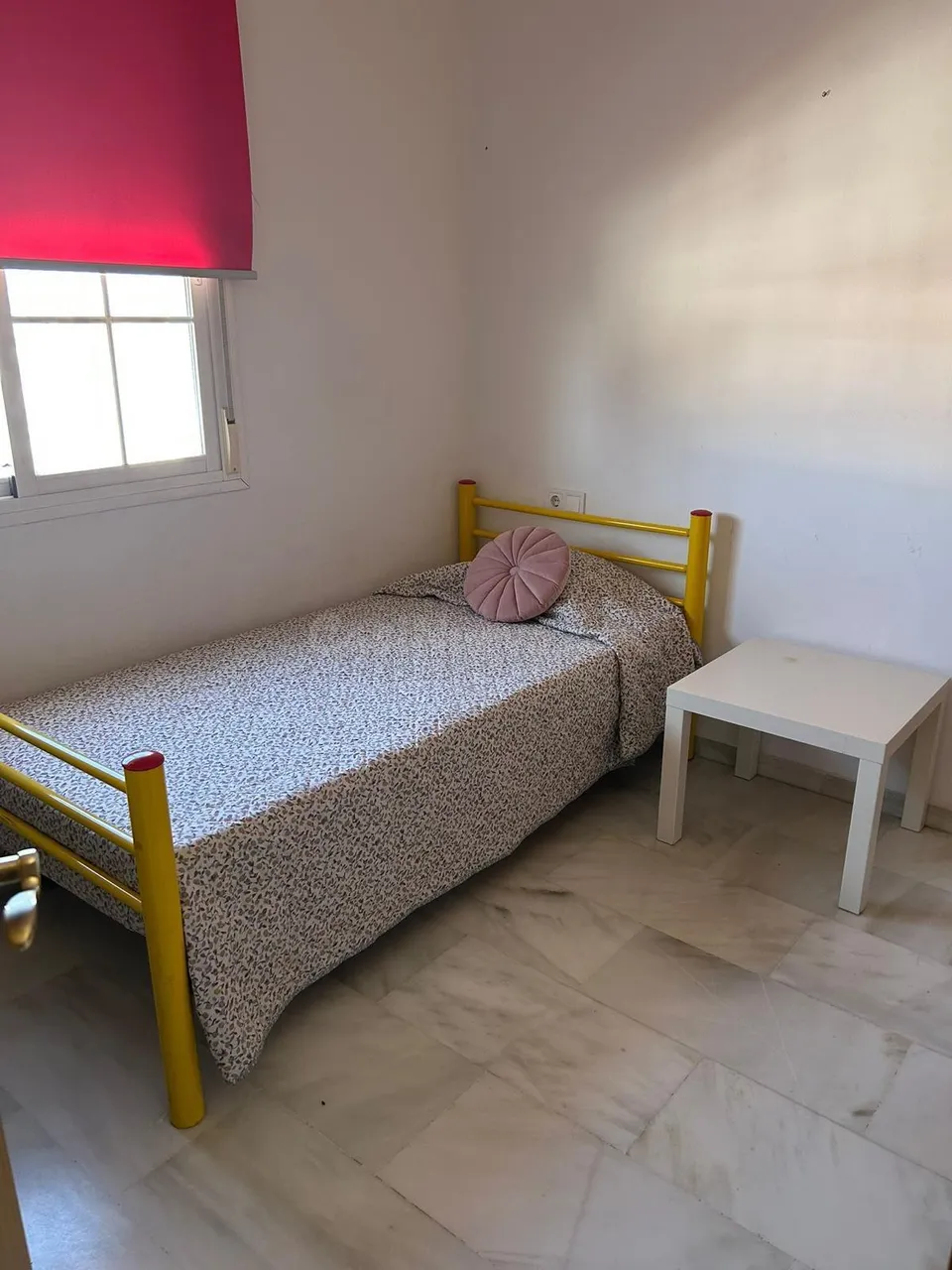 Habitación en C/ Caliza - DESDE AGOSTO 375€