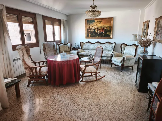 VIVIENDA MUY CENTRICA CON 4 DORMITORIOS Y GARAJE - foto 4