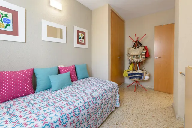 APARTAMENTO REFORMADO CON TERRAZA, PISCINA Y PARKING A 150 METROS DE LA PLAYA DE GANDIA — 29