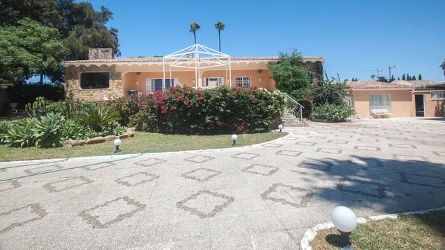 Chalet 4 habitaciones 340m² en venta - Costa Del Sol — 23