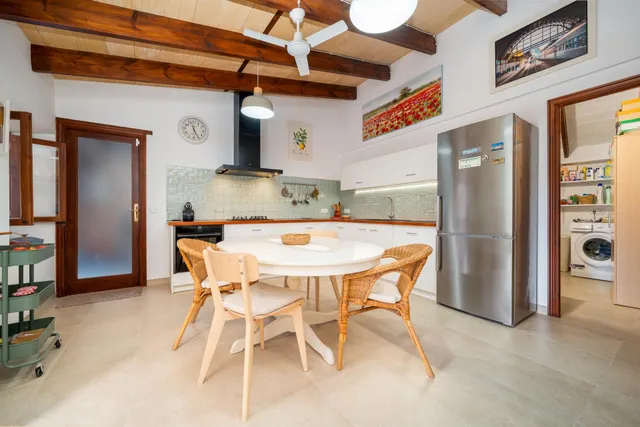 Casa rústica situada en Establiments. — 10