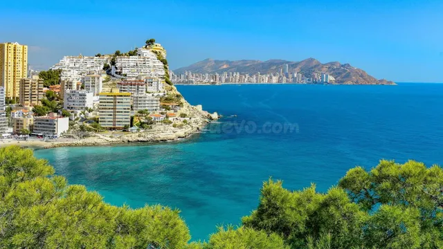 Apartamento situado en la Cala de Finestrat, a estrenar - foto 2