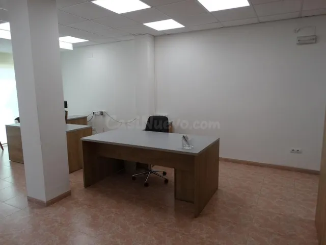 Local comercial en planta baja en el centro de Amposta - foto 4