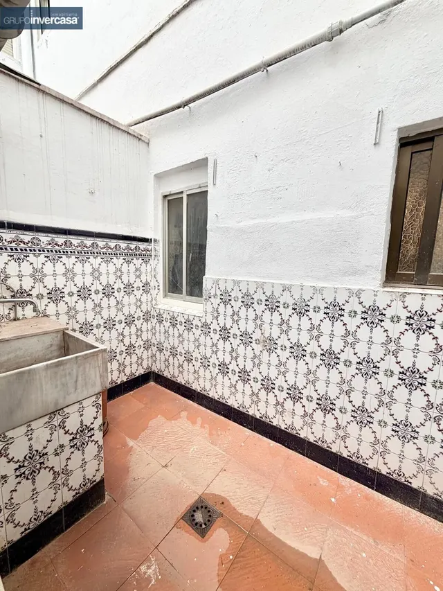 Planta baja para acondicionar situada en zona Consum - foto 4