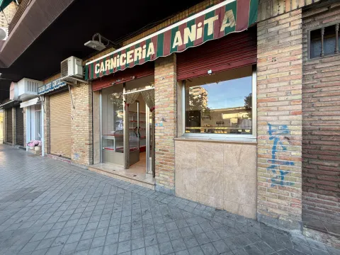 LOCAL COMERCIAL EN VENTA EN LA CHANA – EQUIPADO, A PIE DE CALLE Y LISTO PARA EMPEZAR