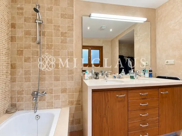 Casa o chalet independiente en venta en calle Mura, Talamanca — 36