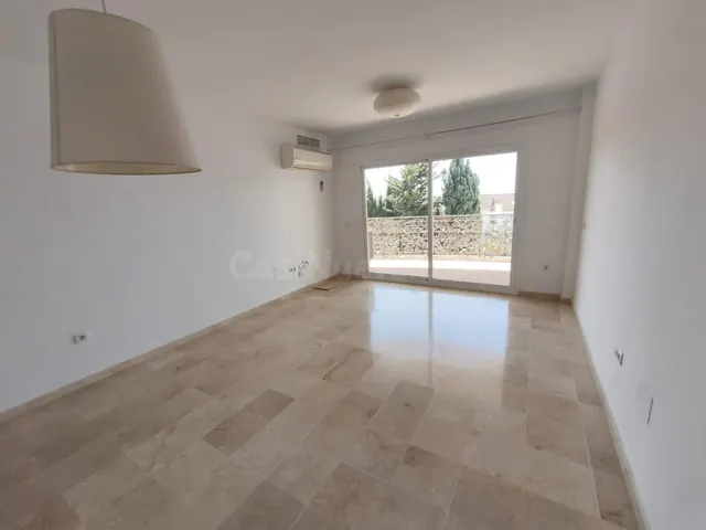 Luminoso piso de 2 dormitorios con amplia terraza y 2 garajes en Los Pacos, Fuengirola — 5