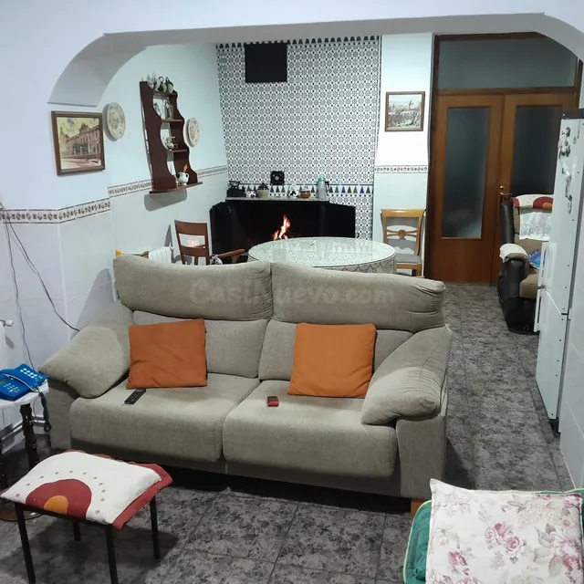 CASA INDEPENDIENTE CON GARAJE Y PATIO EN YECLA