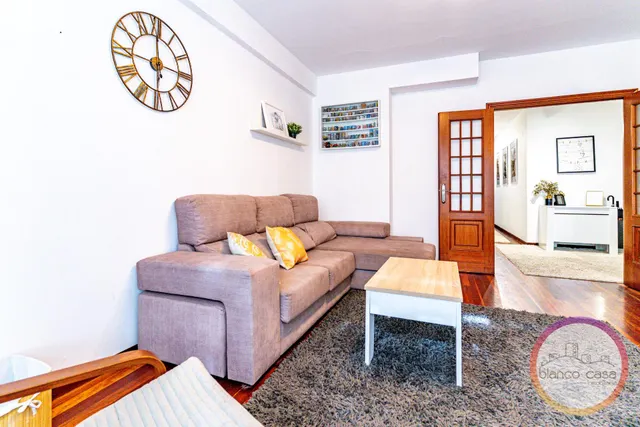 ✨ ¡amplio piso de 4 dormitorios con  terraza en pleno centro de Carballo por 178.900€! — 16