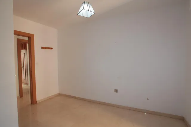 Piso en alquiler junto al Palacio de Congresos, 4 dormitorios, 2 baños — 27