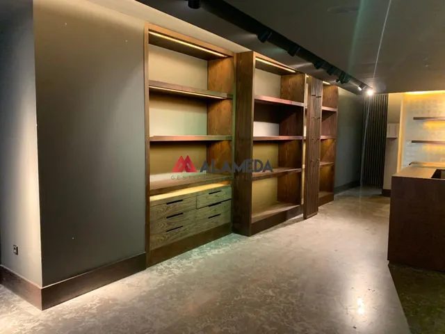 LOCAL COMERCIAL EN CALLE LA FUENTE — 7