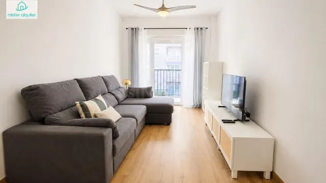 APARTAMENTO CON TERRAZA EN EL CORAZÓN DE EL CAMPELLO, JUNTO AL MAR — 2