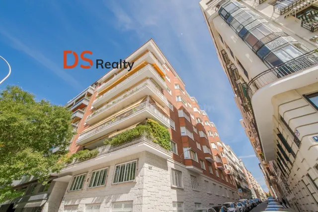 EXCLUSIVO PISO 3+2 CON TERRAZA Y TRASTERO - foto 2