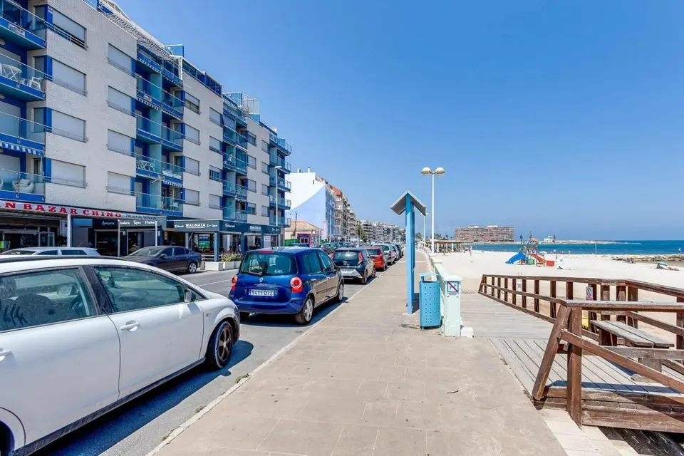Atico en primera linea  de la Playa de Los Locos, Torrevieja