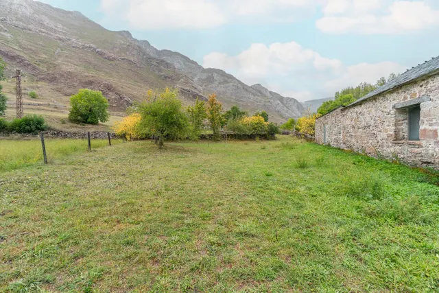 Casa, cuadra, pajar y fincas en venta en babia — 17
