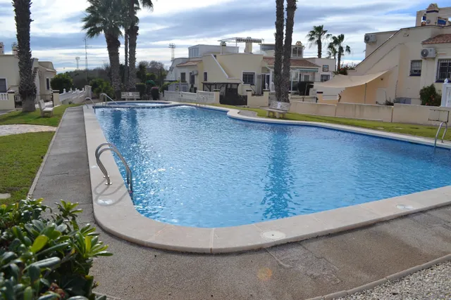 Casa 3 habitaciones 100m² en venta - La Zenia — 44