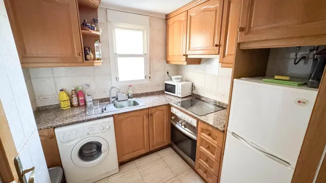 Apartamento con terraza, Alicante, Torrevieja. 3 habitaciones, 88 m2, 700 metros al mar — 10