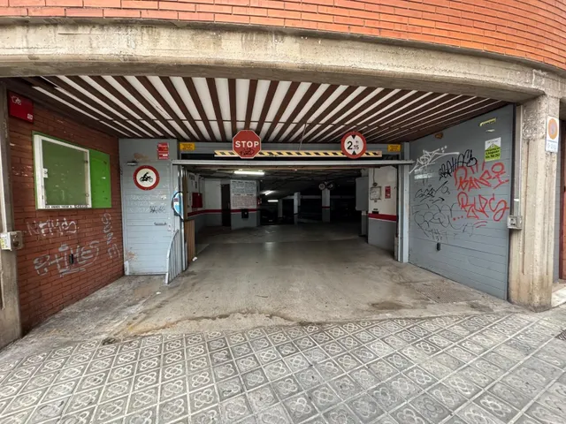 Plaça de parking - Gràcia / Lesseps — 9